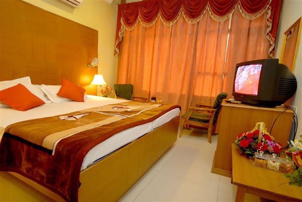 Hotel Diamond Plaza Chandīgarh Exterior foto