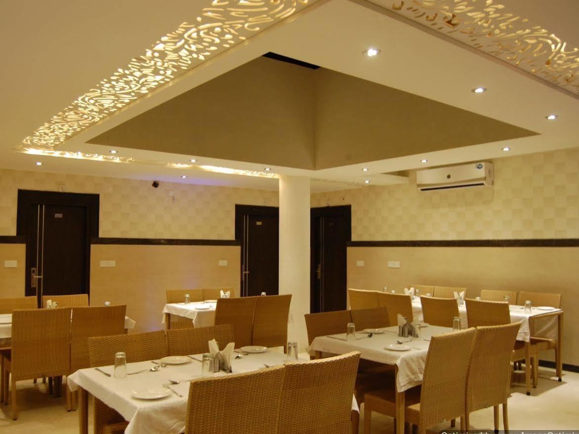 Hotel Diamond Plaza Chandīgarh Exterior foto