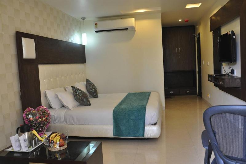 Hotel Diamond Plaza Chandīgarh Exterior foto
