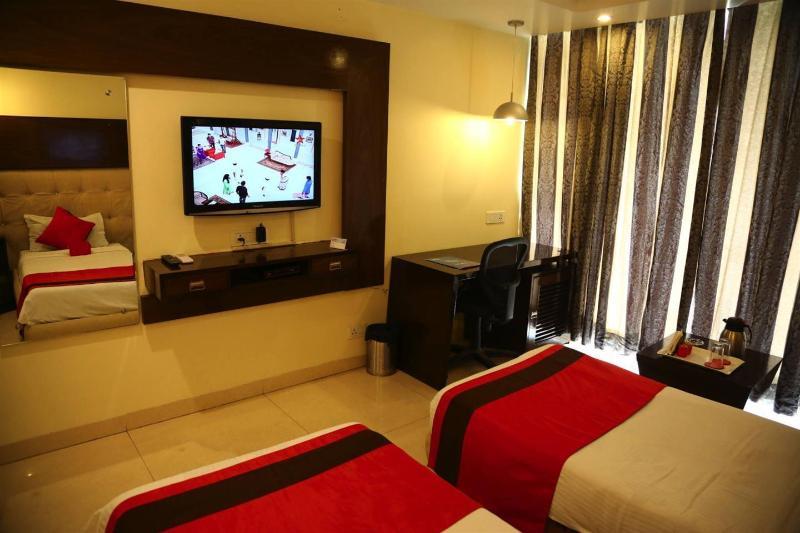 Hotel Diamond Plaza Chandīgarh Exterior foto