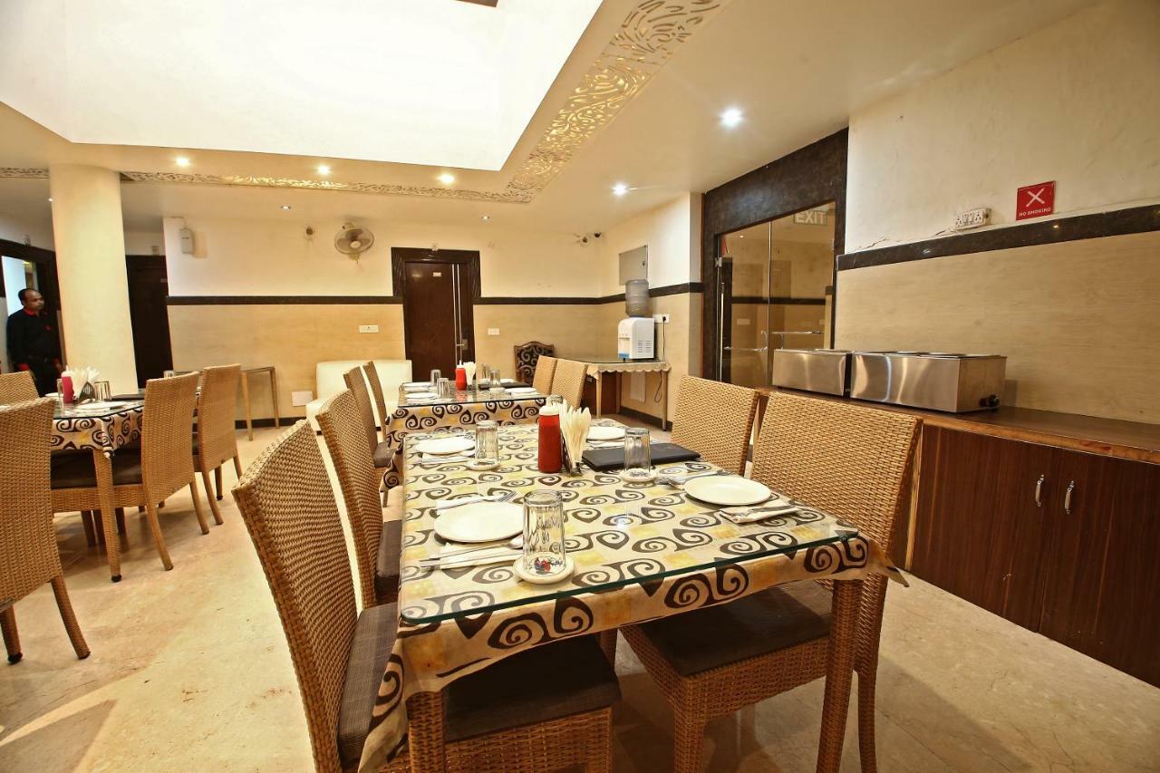 Hotel Diamond Plaza Chandīgarh Exterior foto