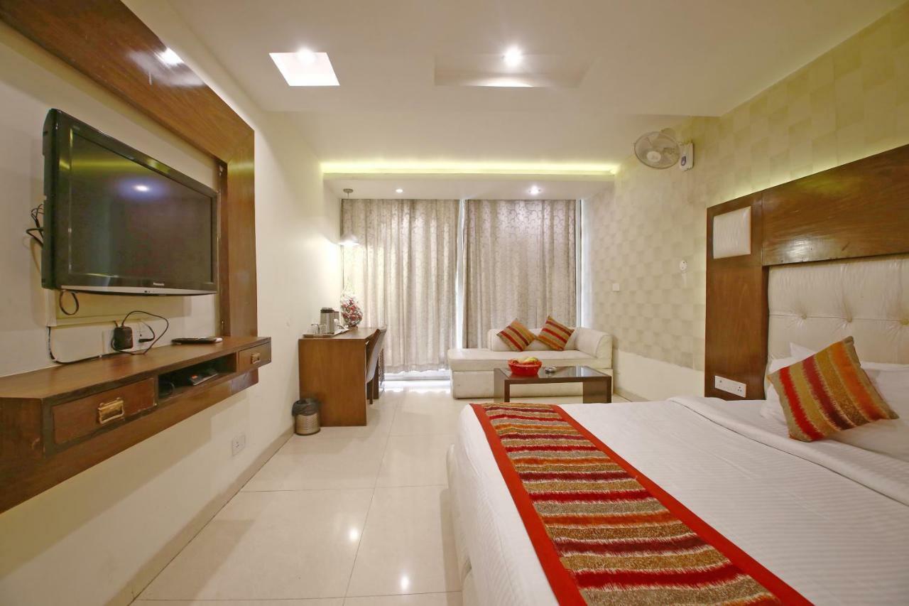 Hotel Diamond Plaza Chandīgarh Exterior foto